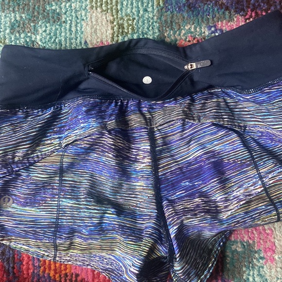 Lululemon - Picture 3 of 3